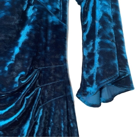 LAUREN Ralph Lauren Bell Sleeve Velvet Dress - Picture 4 of 8